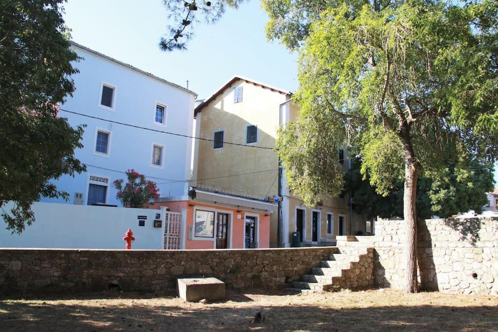Nerezine Apartmany Centrum Buitenkant foto